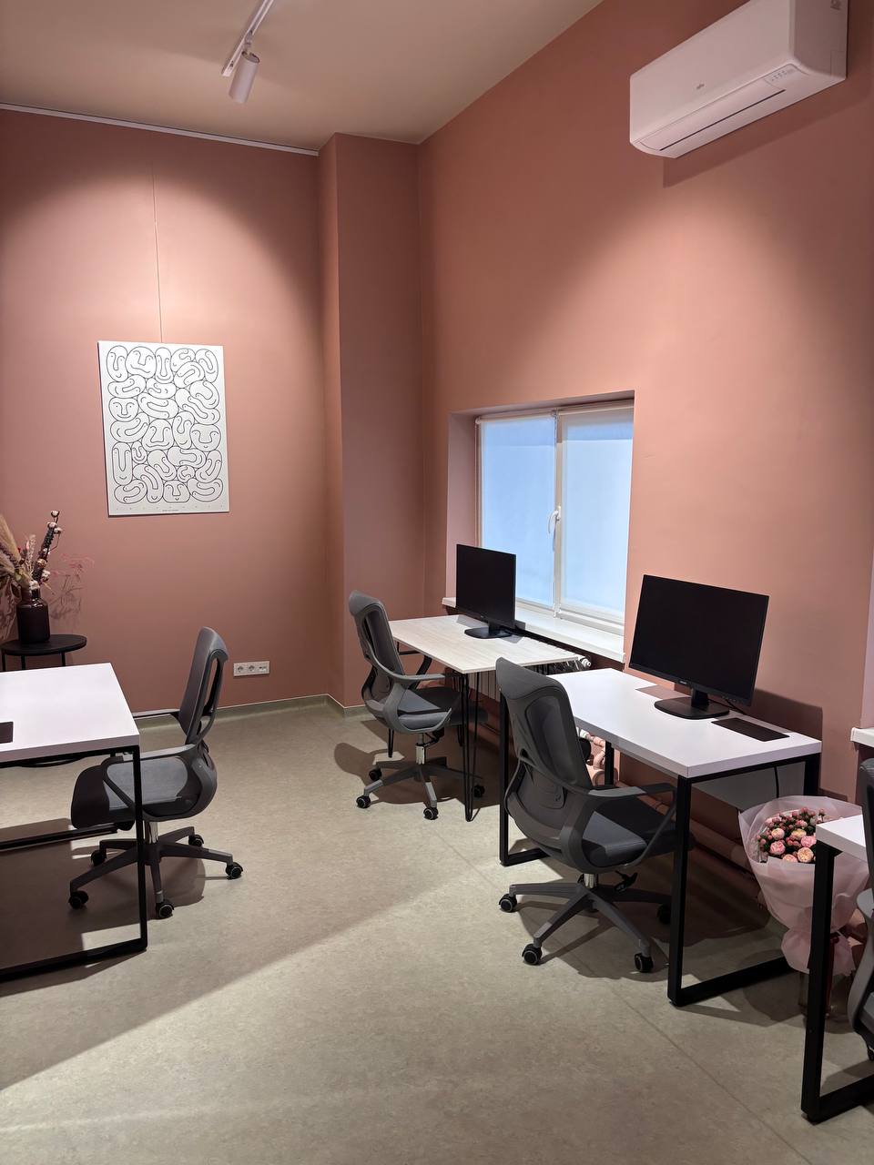 photo 5206605376692883279 y